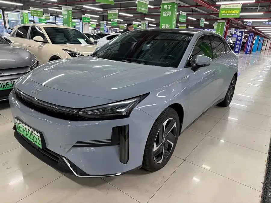 Geely Galaxy L6 Galaxy L6 2025 EM-i 140km Starship Edition 2025 — фото 1, купить с доставкой в Москву