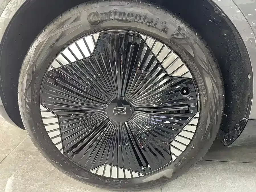 Avatr 11 Avita 11 2023 Hongmeng 90 degree rear-wheel drive version 2024 — миниатюра 4