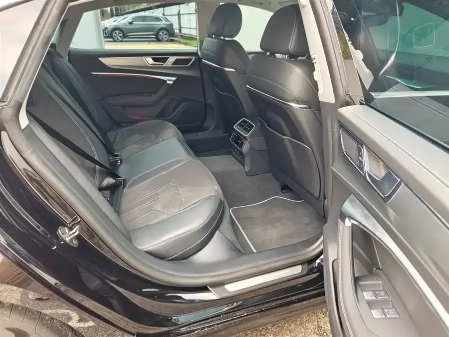 Audi A7L 2025 45 TFSI Luxury Edition 2025 — миниатюра 4