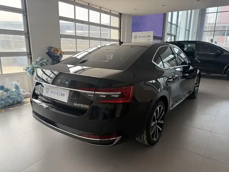 Skoda SuperB Superpa 2024 TSI280 DSG Exclusive Edition 2024 — миниатюра 4