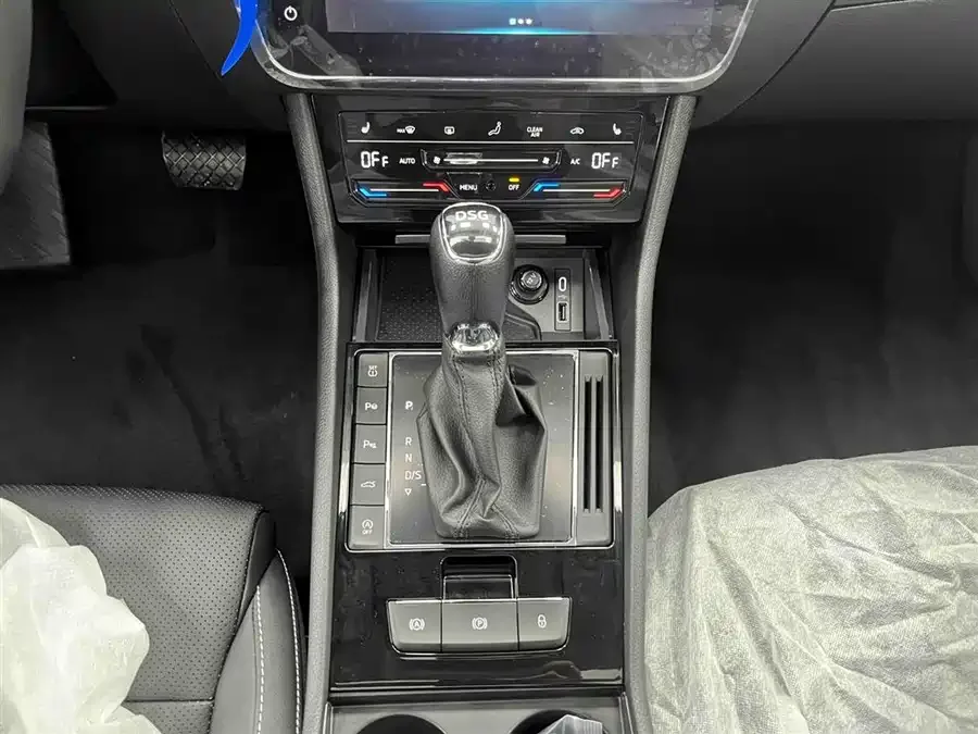 Skoda SuperB Superpa 2024 TSI280 DSG Exclusive Edition 2024 — миниатюра 2