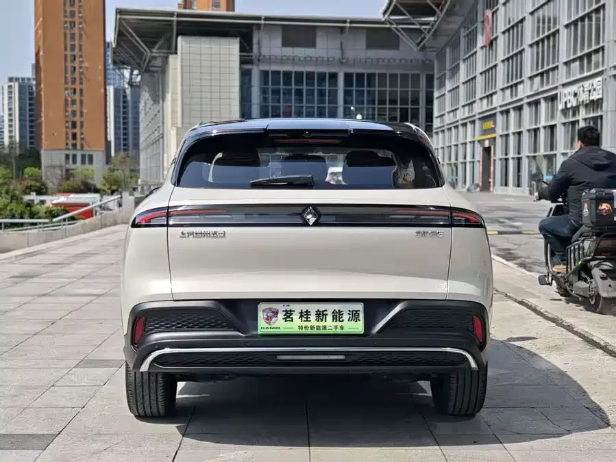 Baojun E6 Baojun E6 2026 500km Enjoy Edition 2025 — миниатюра 2