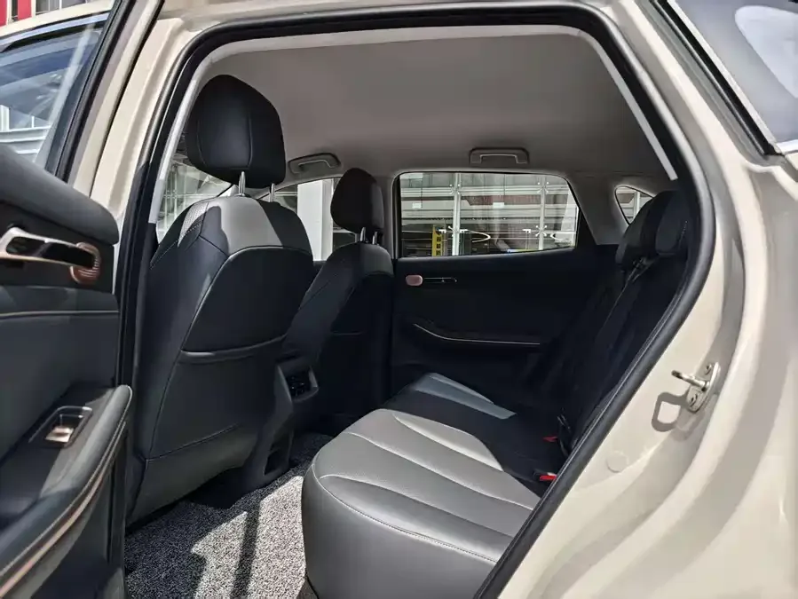 Baojun E6 Baojun E6 2026 500km Enjoy Edition 2025 — миниатюра 4