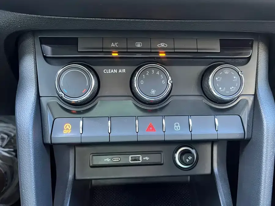 Skoda Kodiaq Kodiak 2024 TSI330 5-seater two-wheel drive powerful version 2024 — миниатюра 5