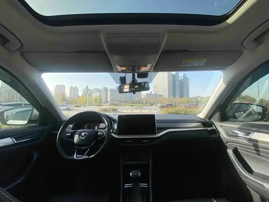 Skoda Kodiaq Kodiak 2022 TSI330 7-seat two-wheel drive luxury version 2022 — миниатюра 2
