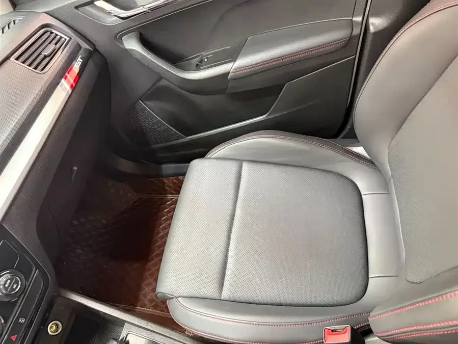Skoda Kamiq 2023 Kamiq Facelift GT 1.5L Automatic Premium Edition 2024 — миниатюра 4
