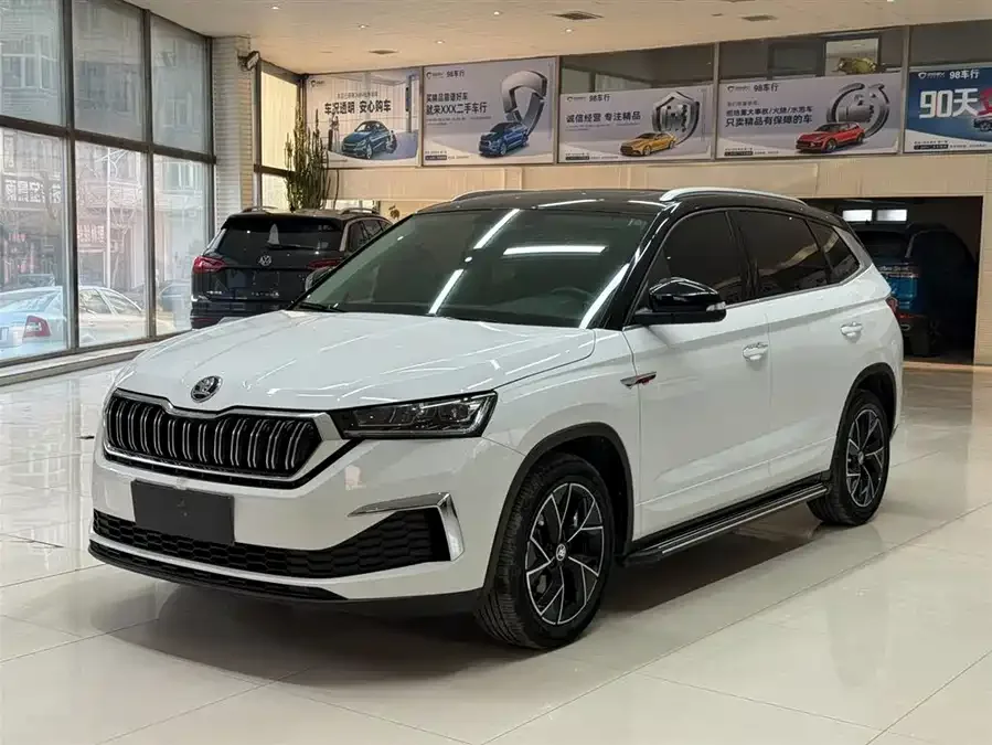 Skoda Kamiq 2023 Kamiq Facelift GT 1.5L Automatic Premium Edition 2024 — фото 1, купить с доставкой в Москву