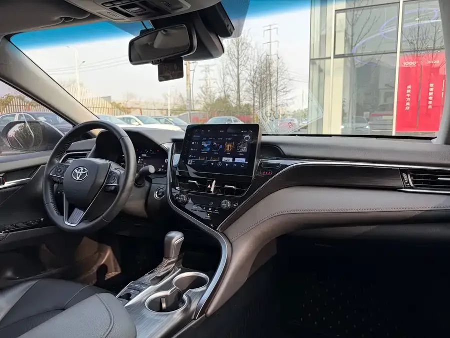 Toyota Camry Camry 2023 2.5G Deluxe Edition 2026 — миниатюра 3