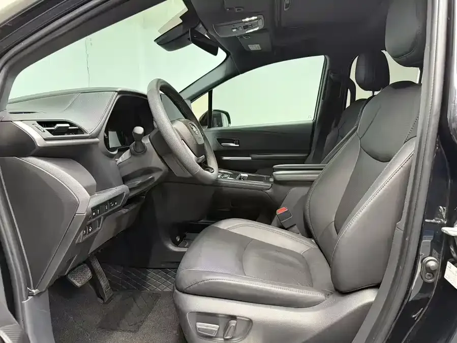 Toyota Sienna SIENNA 2024 2.5L Hybrid 4WD Premium Edition 2024 — миниатюра 2