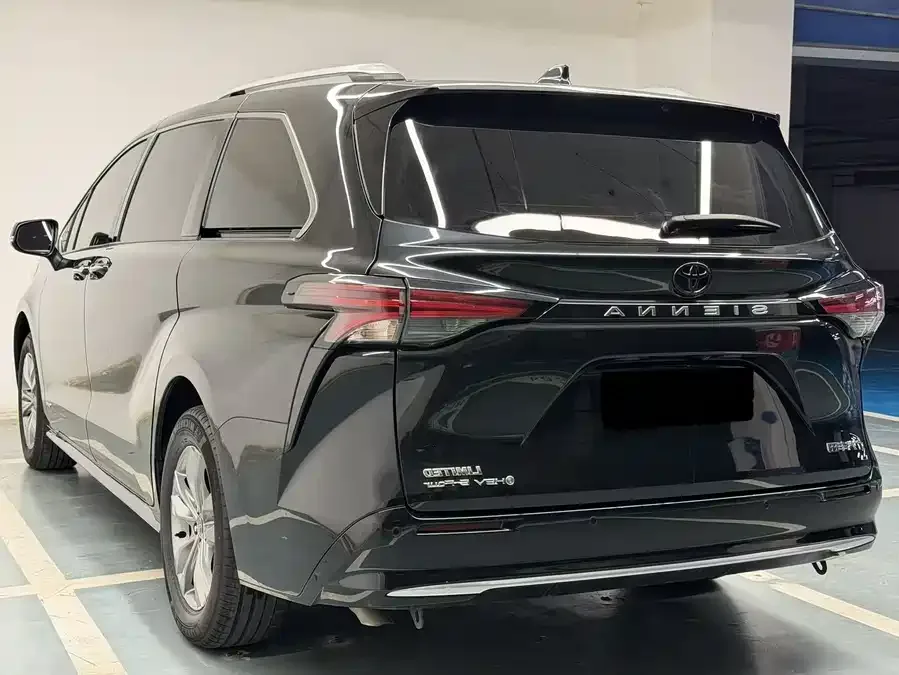 Toyota Sienna SIENNA 2024 2.5L Hybrid 4WD Premium Edition 2024 — миниатюра 3