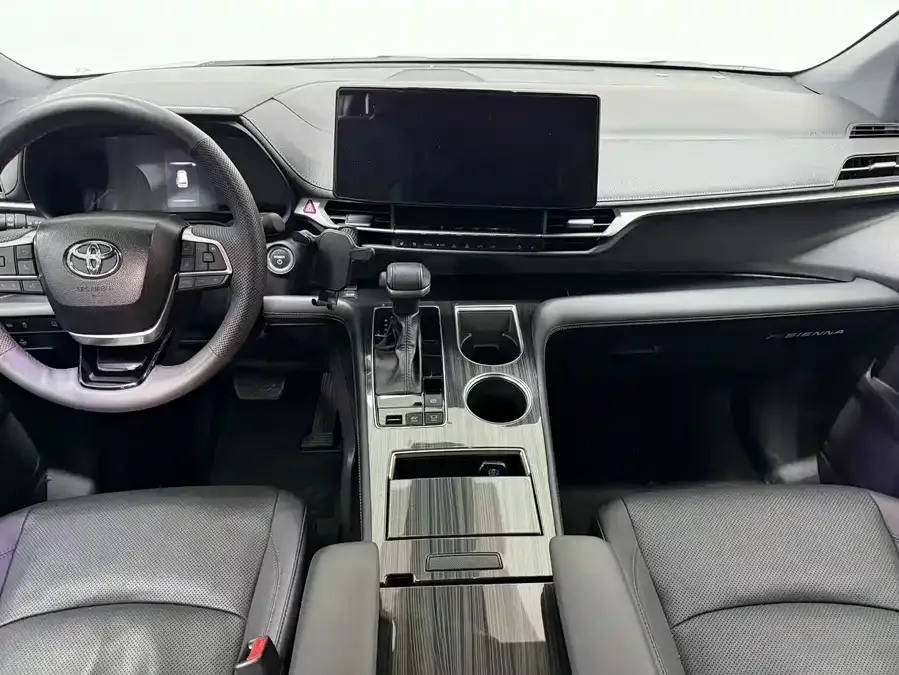 Toyota Sienna SIENNA 2024 2.5L Hybrid 4WD Premium Edition 2024 — миниатюра 4