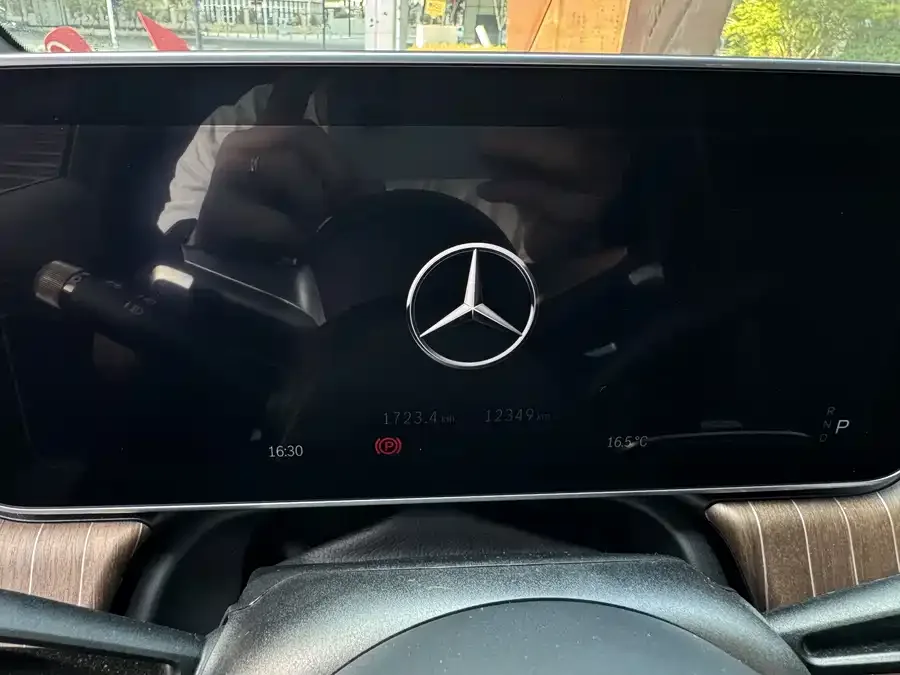 Mercedes-Benz EQE SUV Mercedes-Benz EQE SUV 2023 350 4MATIC Luxury Edition 2023 — миниатюра 3