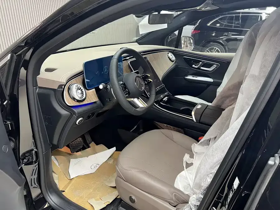 Mercedes-Benz EQE SUV Mercedes-Benz EQE SUV 2024 500 4MATIC Pioneer Edition 2026 — миниатюра 3