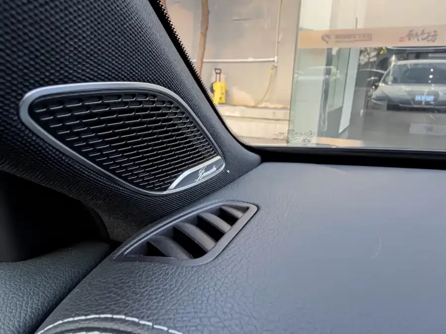 Mercedes-Benz A-Class AMG Mercedes-Benz A-Class AMG (Imported) 2025 AMG A 35 4MATIC 2026 — миниатюра 4