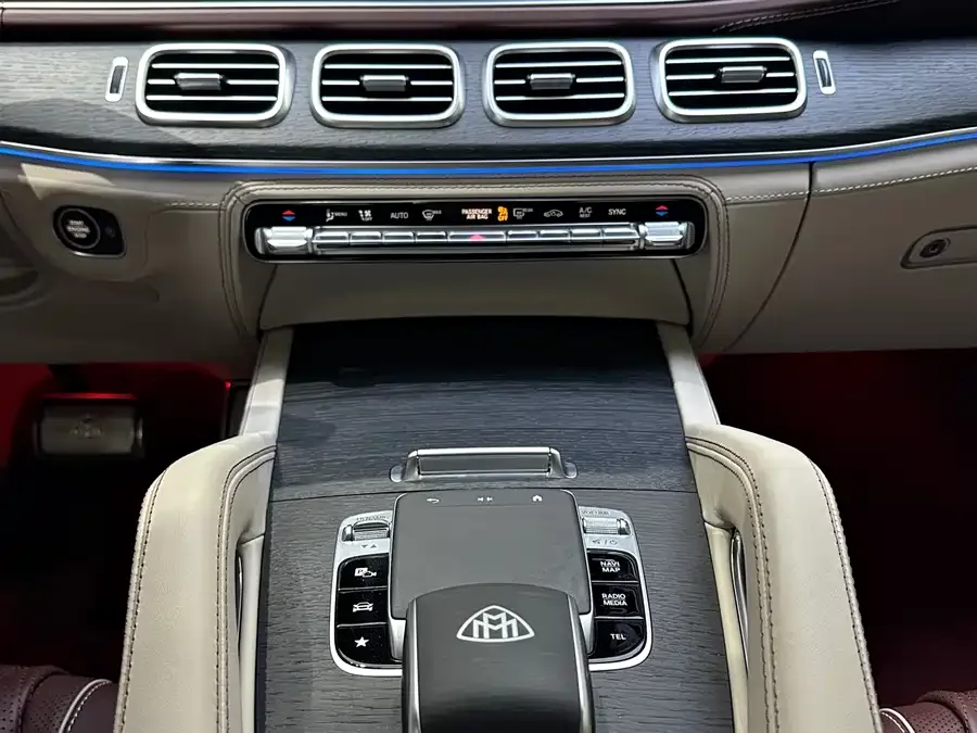 Mercedes-Benz Maybach GLS Maybach GLS 2025 GLS 600 4MATIC Midnight Edition 2025 — миниатюра 4