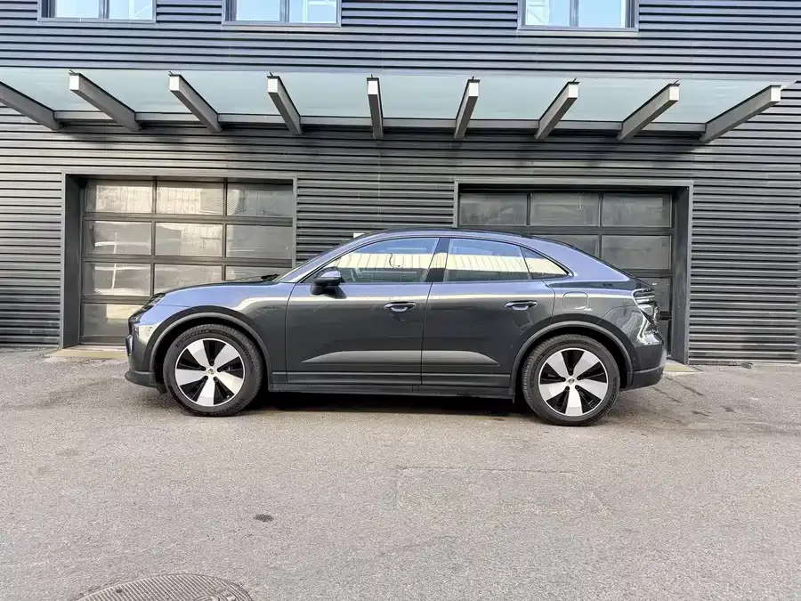 Porsche Macan New Energy Macan New Energy 2024 Macan 4 2025 — миниатюра 5