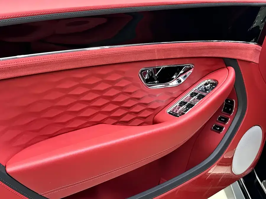 Bentley Continental Plug-in Hybrid 2025 Continental GT Plug-in Hybrid 2025 — миниатюра 3