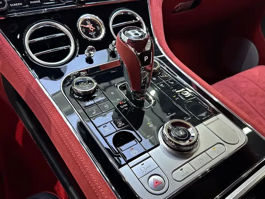 Bentley Continental Plug-in Hybrid 2025 Continental GT Plug-in Hybrid 2025 — миниатюра 4