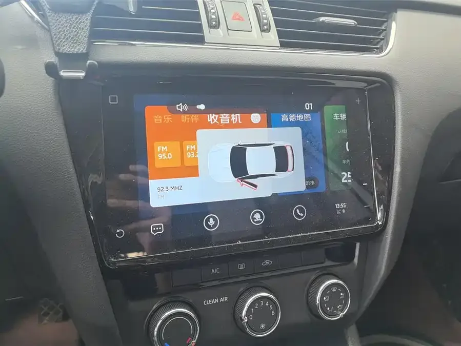 Skoda Octavia Octavia 2021 1.5L automatic comfort version 2022 — миниатюра 4