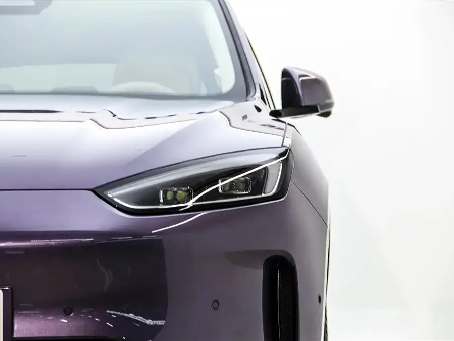 AITO M5 M5 2025 Extended Range Ultra 4WD Edition 2025 — миниатюра 3