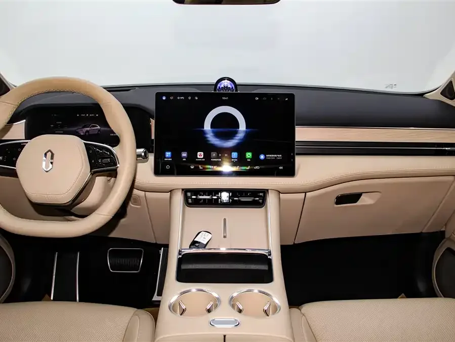 AITO M5 M5 2025 Extended Range Ultra 4WD Edition 2025 — миниатюра 4