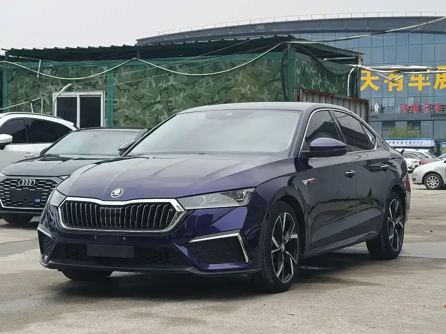 Skoda Octavia Octavia 2022 PRO TSI280 Luxury Edition 2022 — фото 1, купить с доставкой в Москву