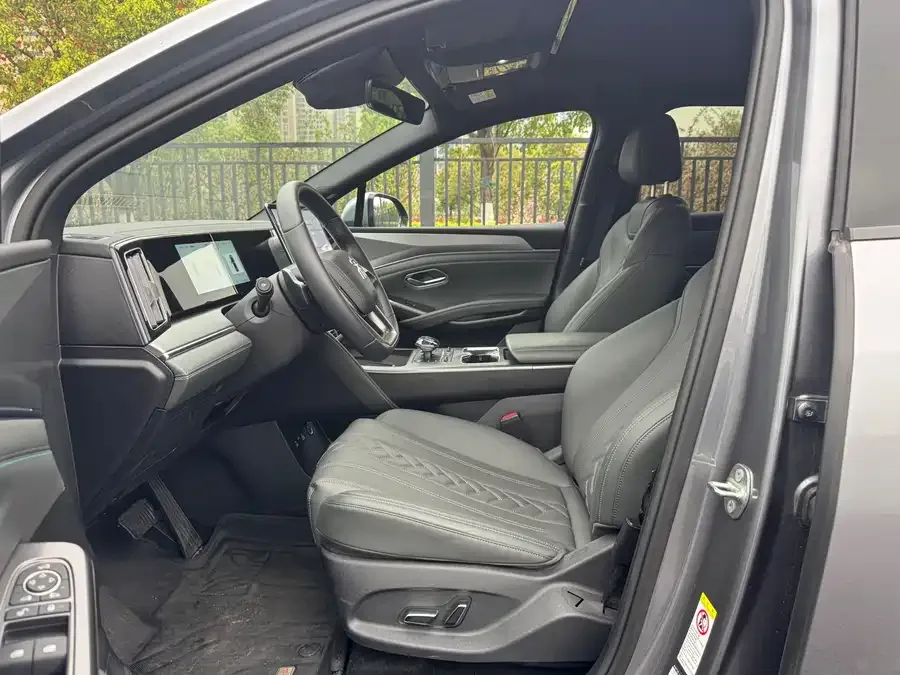 BYD Song L DM-i Song L DM-i 2025 Intelligent Driving Edition 160km Excellence Edition 2025 — миниатюра 4