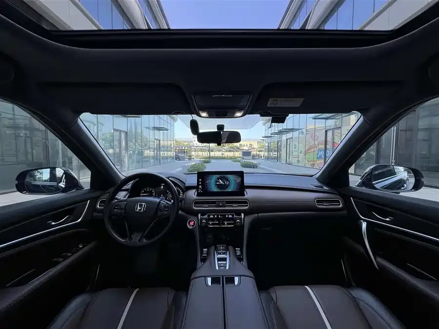 Honda UR-V 2023 370TURBO 2WD Elegant Edition 2024 — миниатюра 3