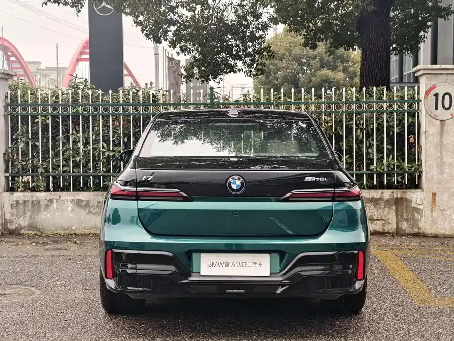 BMW i7 M70L 2023 M70L 2024 — миниатюра 2