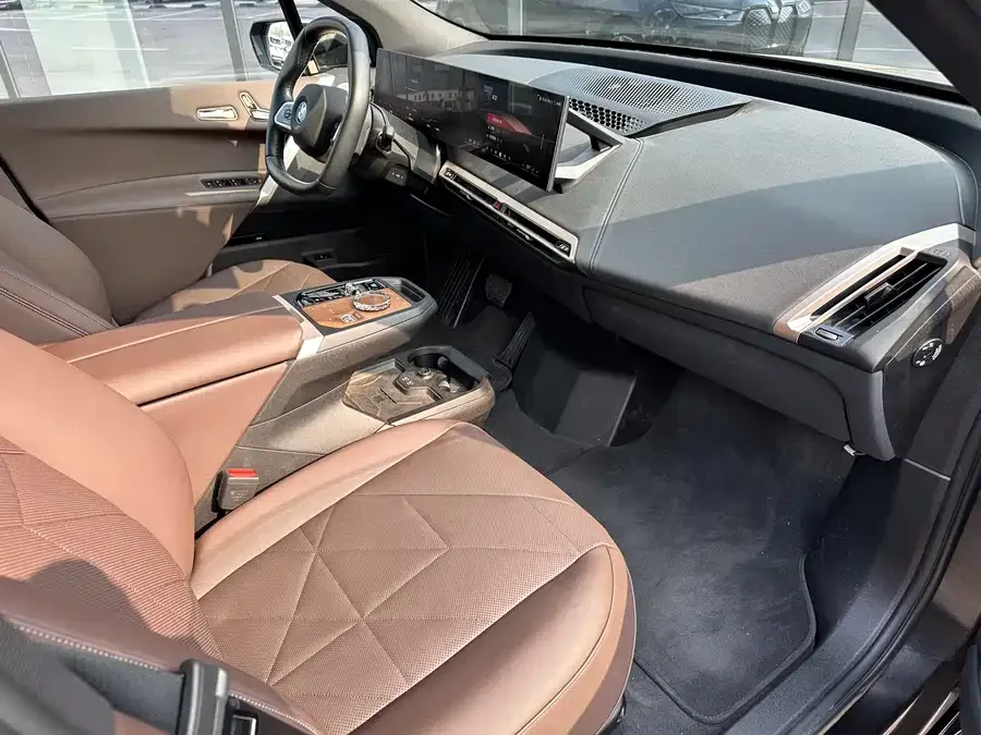 BMW iX M60 2023 M60 2025 — миниатюра 5