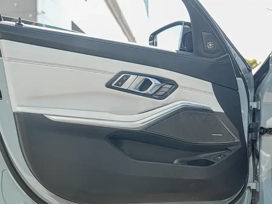 BMW M3 2023 M3 Sedan M xDrive Thunder Edition 2024 — миниатюра 3