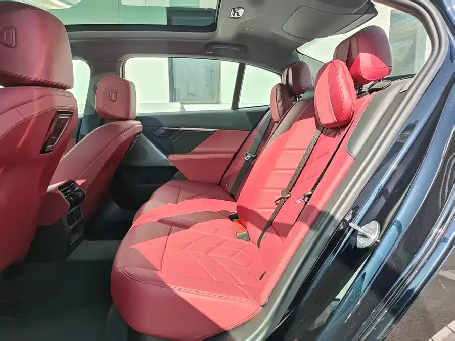 BMW i5 2025 eDrive 35L M Sport Package 2026 — миниатюра 3