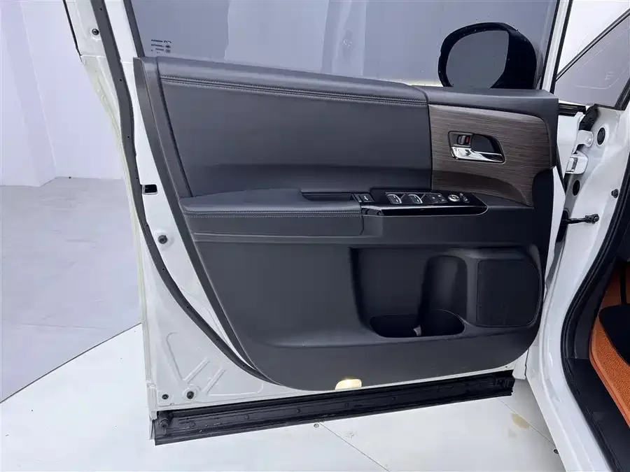 Honda Odyssey 2024 Odyssey 2.0L e:HEV Elite Edition 2024 — миниатюра 5