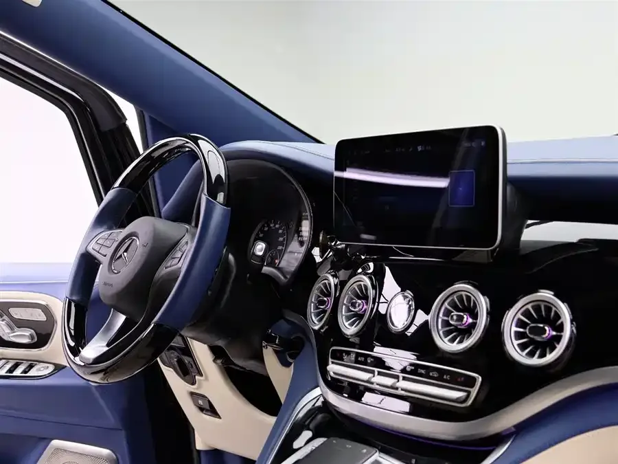 Mercedes-Benz Vito Vito 2023 2.0T Business Edition 7 Seaters 2023 — миниатюра 3