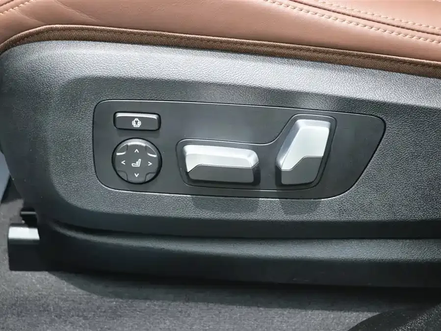 BMW X6 2023 xDrive40i M Sport Package 2025 — миниатюра 4
