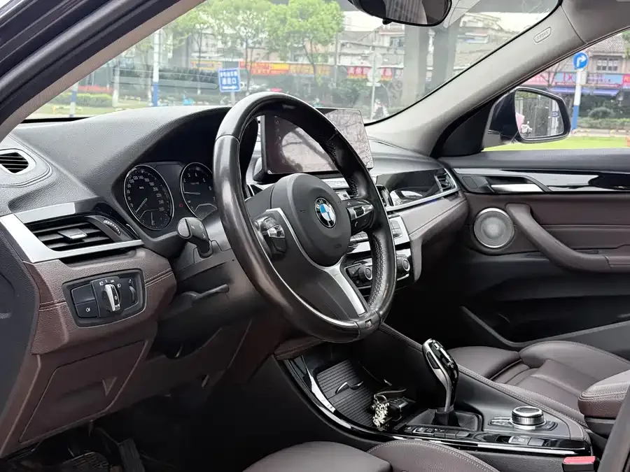 BMW X2 2021 facelift sDrive25i M off-road package 2022 — миниатюра 2