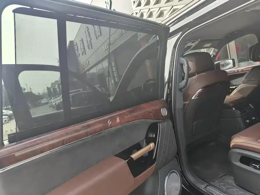 Hongqi Golden Sunflower National Glory Hongqi Golden Sunflower National Glory 2022 4.0T Elegant Flagship Edition 6-seater 2026 — миниатюра 5