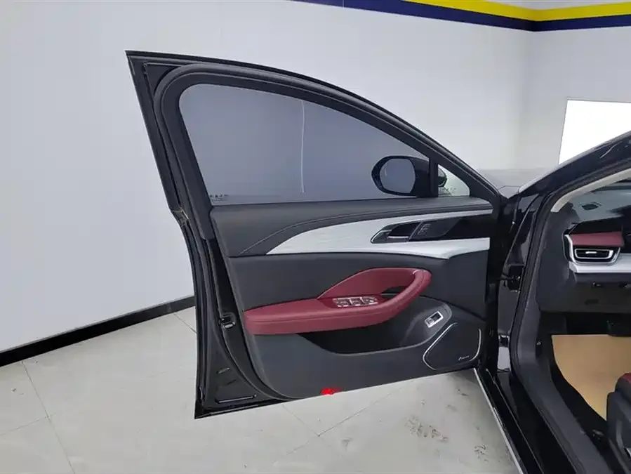 Hongqi H5 Hongqi H5 2025 2.0T Automatic Flagship Edition 2024 — миниатюра 4