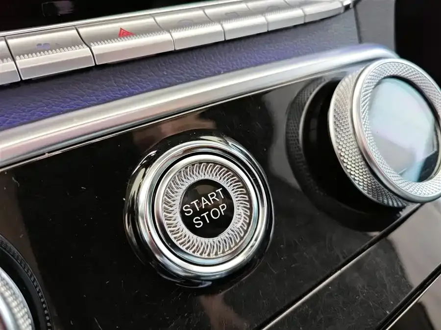 Hongqi H9 Hongqi H9 2020 2.0T Zhilian Qichang Edition 2022 — миниатюра 3