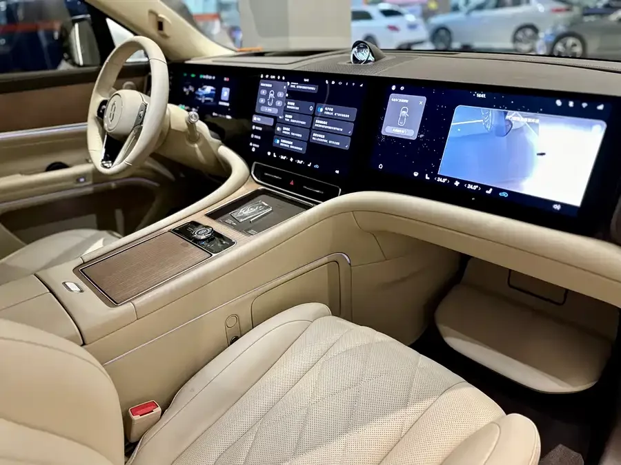 AITO M9 M9 2024 Extended Range Ultra Edition 42kWh 6-seater Edition 2024 — миниатюра 4