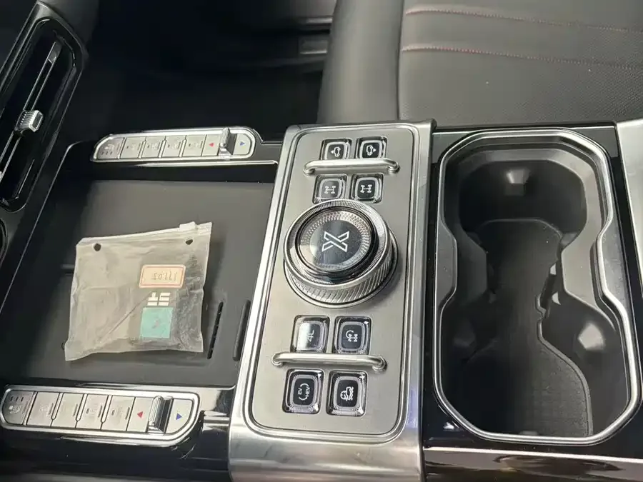 Cross G700 2025 G700 Wilderness Edition 6-seater 2025 — миниатюра 3