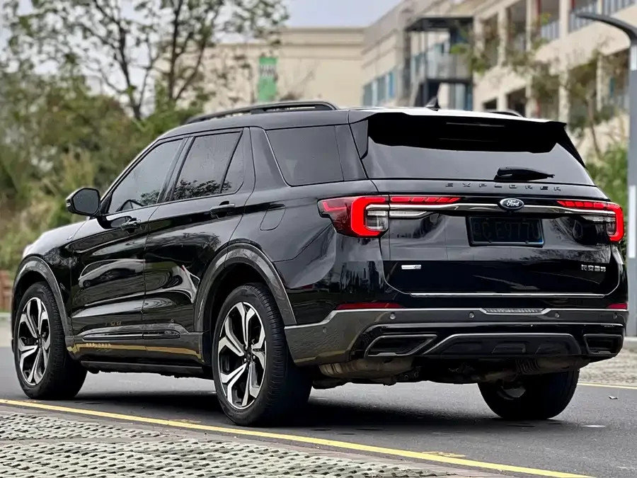 Ford Explorer Explorer 2023 EcoBoost 285 4WD ST-LINE 6 Seaters 2022 — миниатюра 2