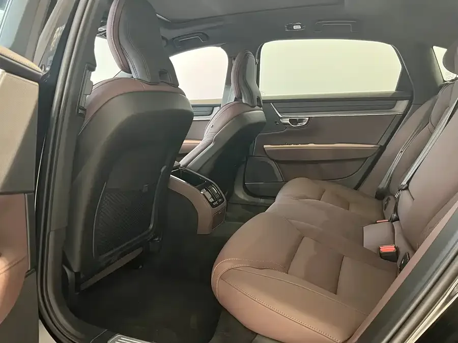 Volvo S90 2026 B5 Zhiyi Luxury Edition 2025 — миниатюра 5