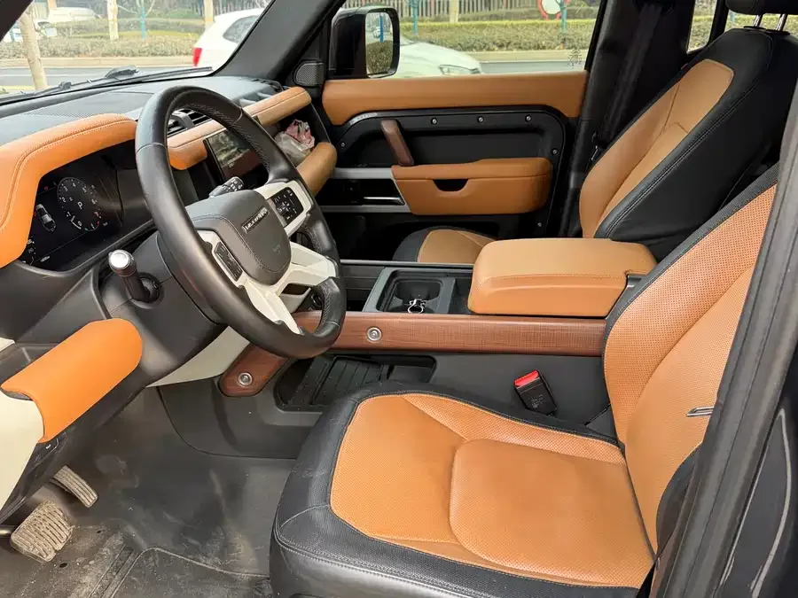 Land Rover guard Land Rover Defender 2022 110 P400 Dark Special Edition 2023 — миниатюра 2