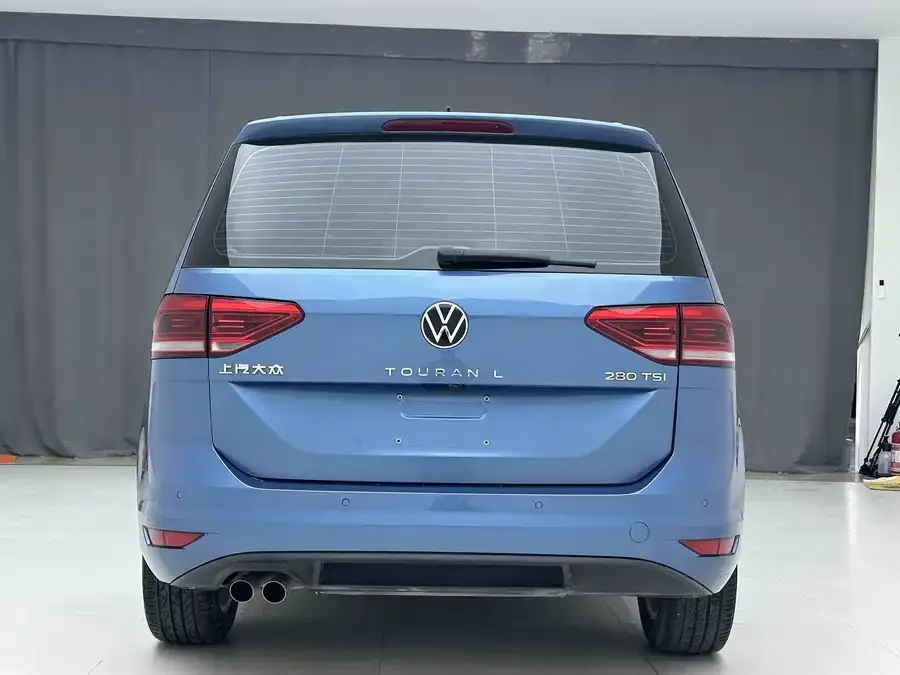 Volkswagen Touran 2021 Touran Touran L 280TSI DSG Comfort Edition 7 Seaters 2022 — миниатюра 2