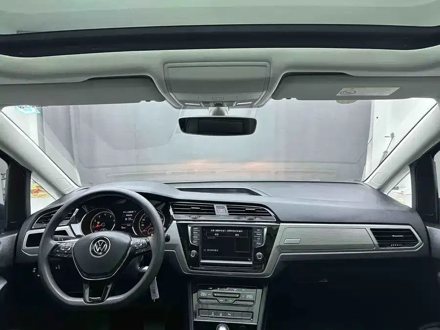 Volkswagen Touran 2021 Touran Touran L 280TSI DSG Comfort Edition 7 Seaters 2022 — миниатюра 4