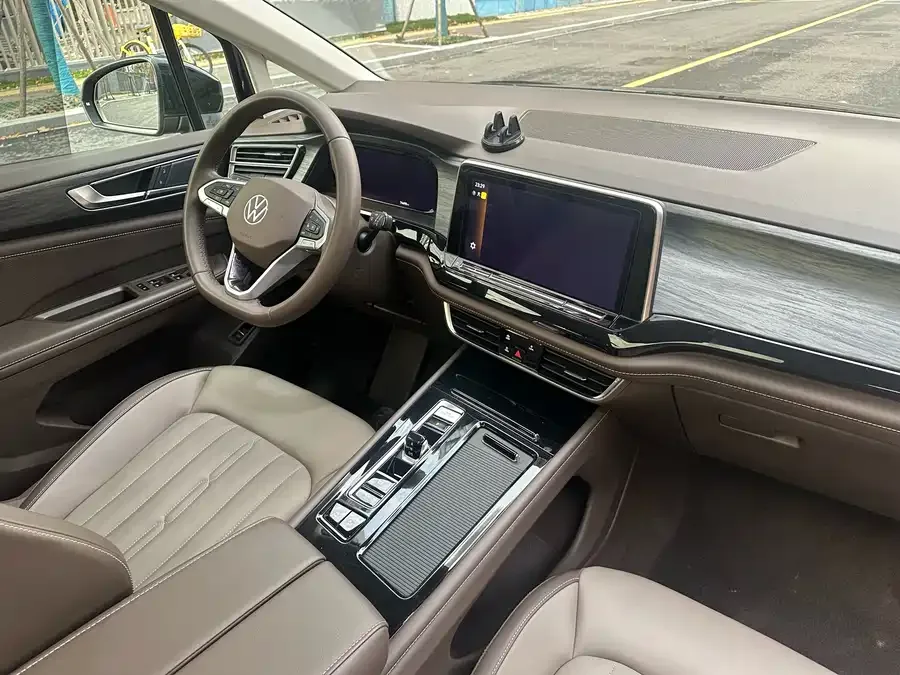 Volkswagen Viloran Weiran 2024 330TSI Deluxe Edition 2023 — миниатюра 5