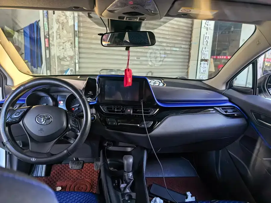 Toyota C-HR 2022 2.0L Comfort Edition 2023 — миниатюра 4