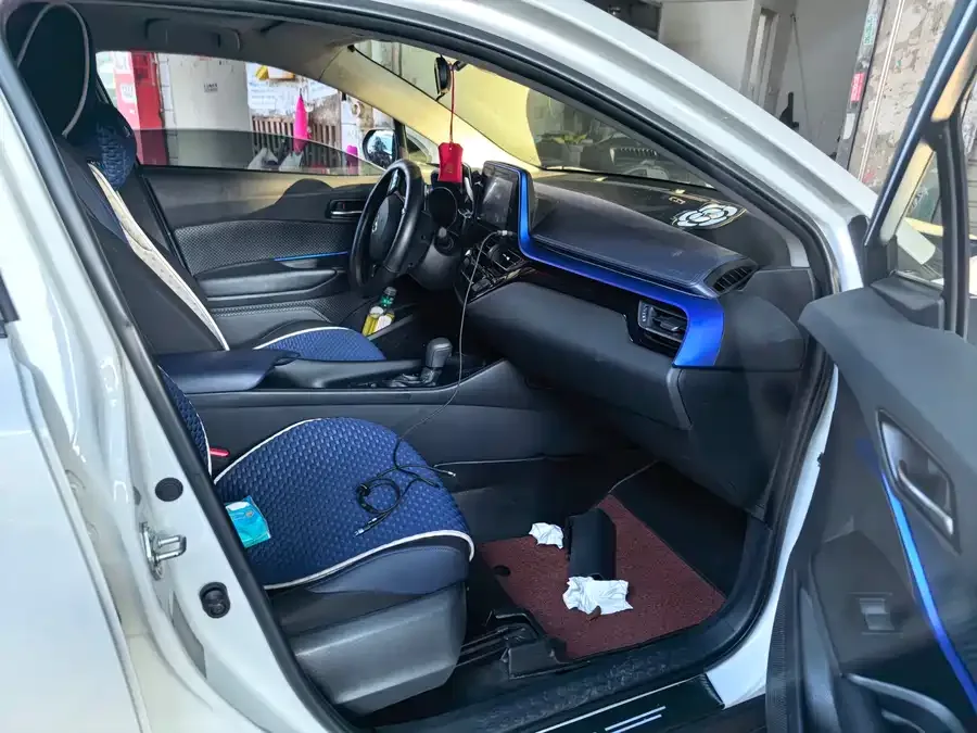 Toyota C-HR 2022 2.0L Comfort Edition 2023 — миниатюра 5