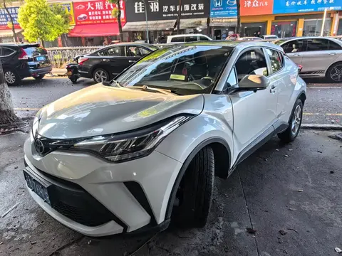 Toyota C-HR 2023 buy in Moscow
